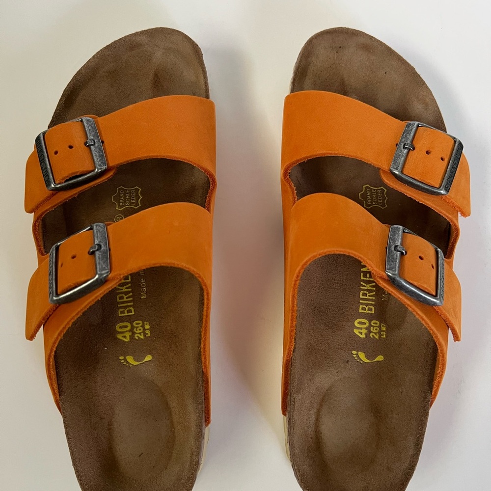 EUC Birkenstock Sandals - 40N